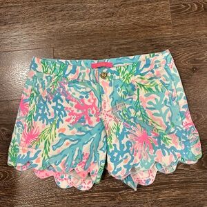 Lilly Pulitzer Buttercup Shorts in Coral Bay Print